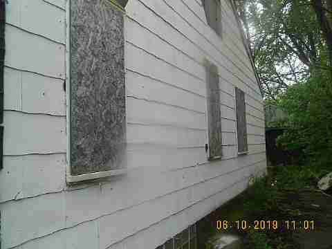 8211 Greenview (4)_m.jpg